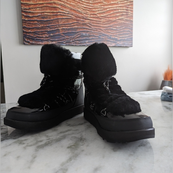 UGGs boots - Picture 4 of 4